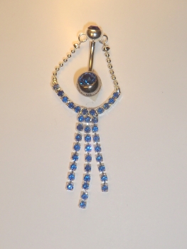 Bauchnabelpiercing mit Kristall